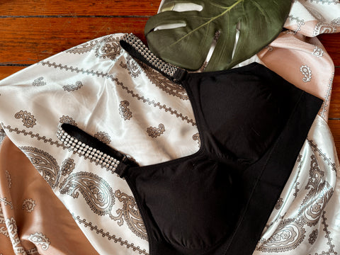 Strap Its Black Bra/Grande Crystals on black