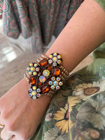 A Rare Bird Amber Brooch Pearl Stretch Bracelet