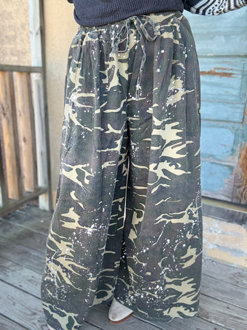 🎨 Urban Camo Paint Splatter Pants