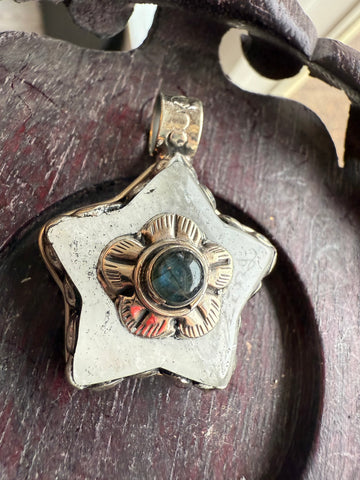 Tibetan Moonstone/Labradorite Star Pendant