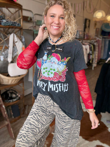Merry Misfits Christmas Tee – A Rare Bird
